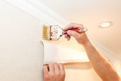 Pose de papier peint au Fresne-Camilly — revêtements muraux et toiles de verre